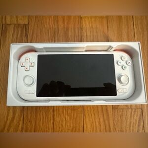 Mangmi Air X 5.5 inch screen/ Snapdragon 662, 4gb RAM/ 64gb storage.